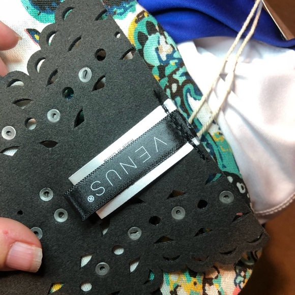 VENUS Silver and Gold Belt with Metallic Embellishments - Picture 8 of 9